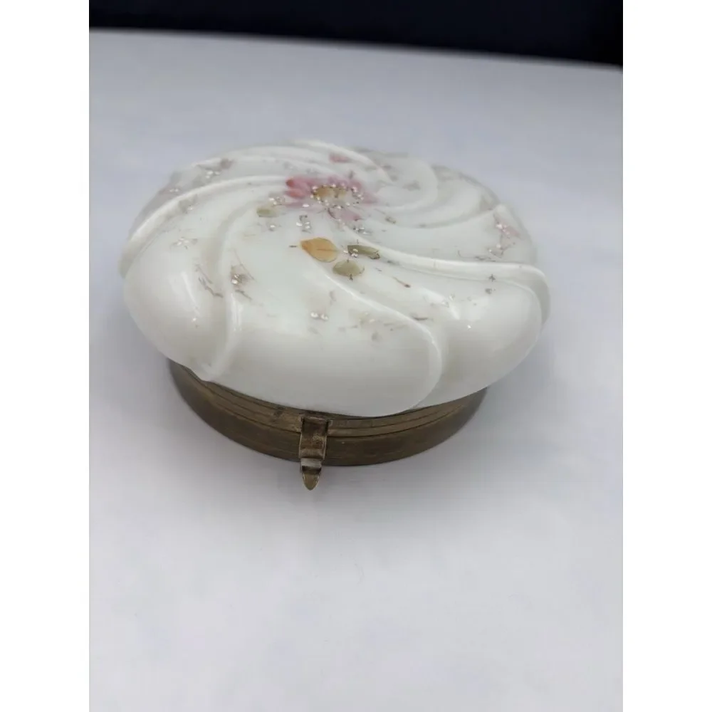Wavecrest Glass Jewelry Box. Top‎ Only. (2482)